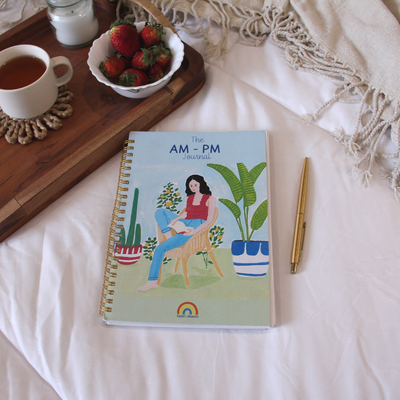 The AM PM 5 minute gratitude journal for daily use.