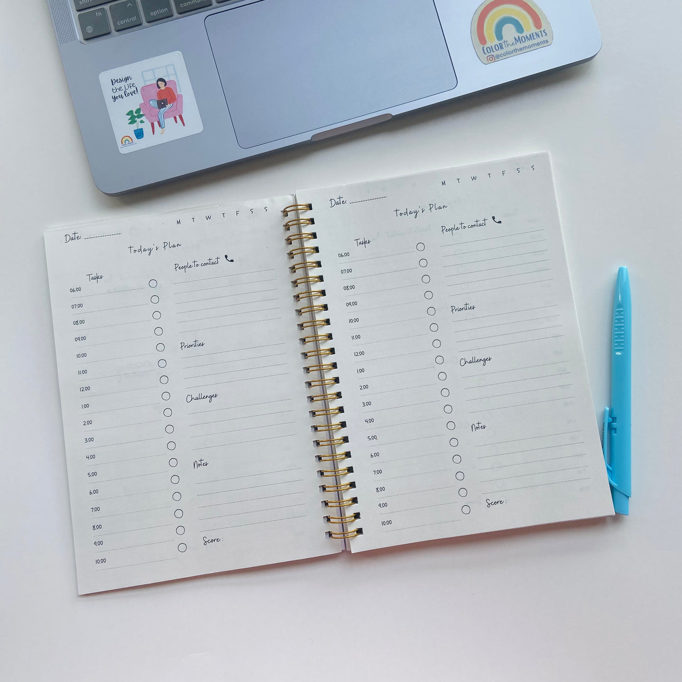 Inside the daily planner: Today's plan section with tasks, people to contact, priorities, challenges, notes and score